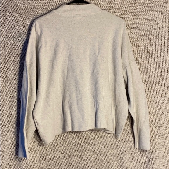 H&M Basic Mock Neck Sweater - White/Cream (L) - Picture 7 of 7